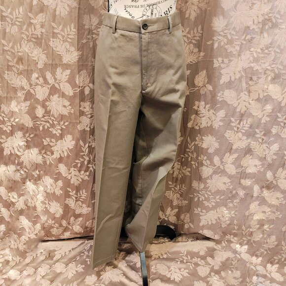 Haggar No Iron Work to Weekend Classic Fit Khaki, Size 36 x 29, New with Tags!